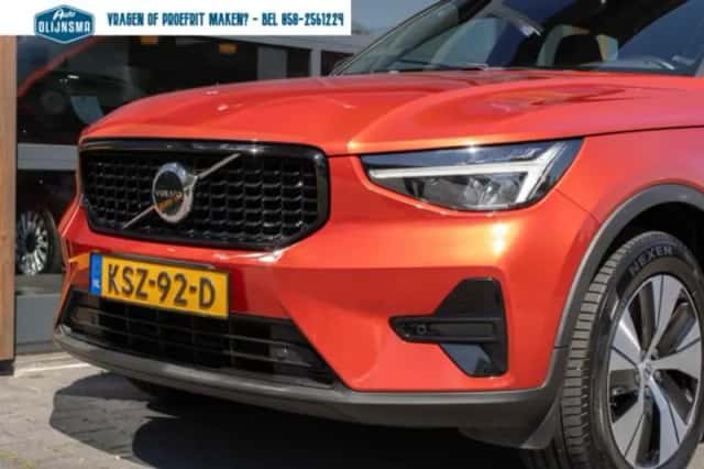 Volvo XC40 (2023) thumbnail 5