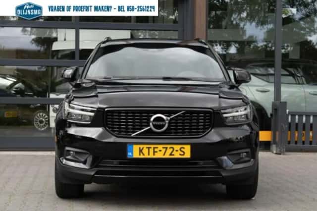Volvo XC40 (2021) thumbnail 2