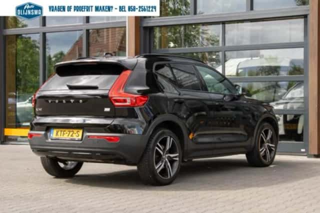 Volvo XC40 (2021) thumbnail 4