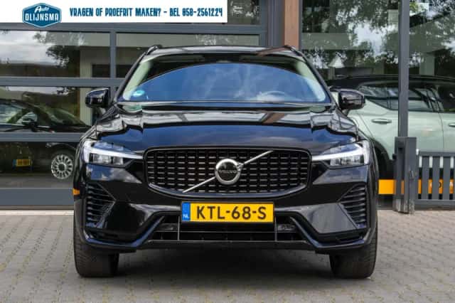 Volvo XC60 (2023) thumbnail 2