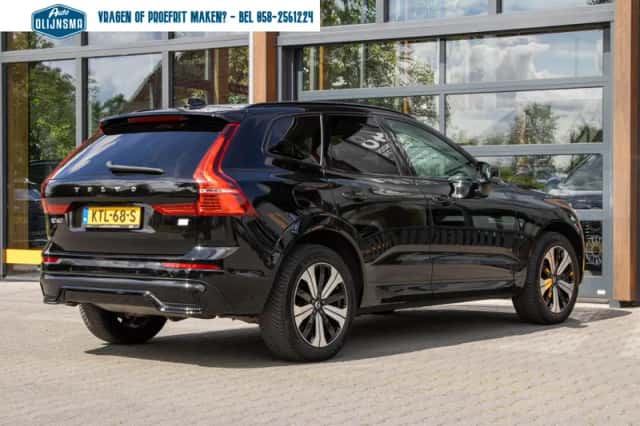 Volvo XC60 (2023) thumbnail 4
