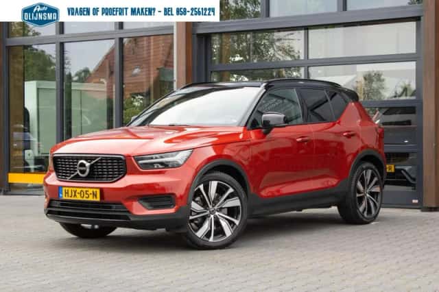 Volvo XC40 (2022) thumbnail 3