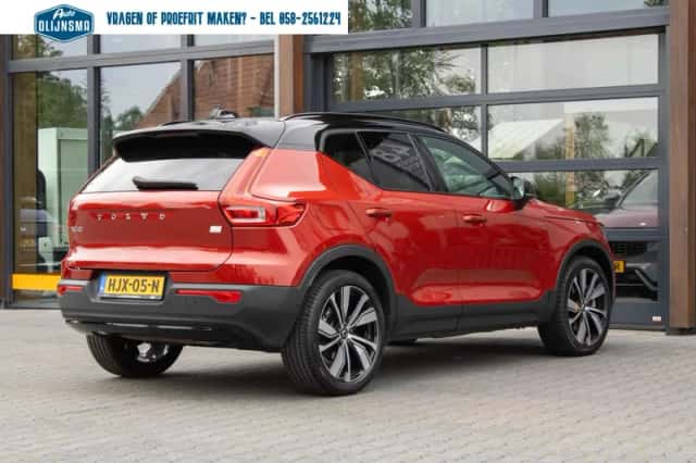 Volvo XC40 (2022) thumbnail 4