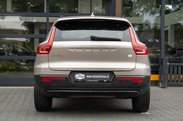 Volvo XC40 (2023) thumbnail 6