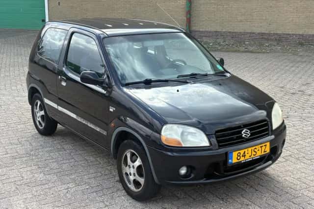 Suzuki Ignis (2002) thumbnail 4