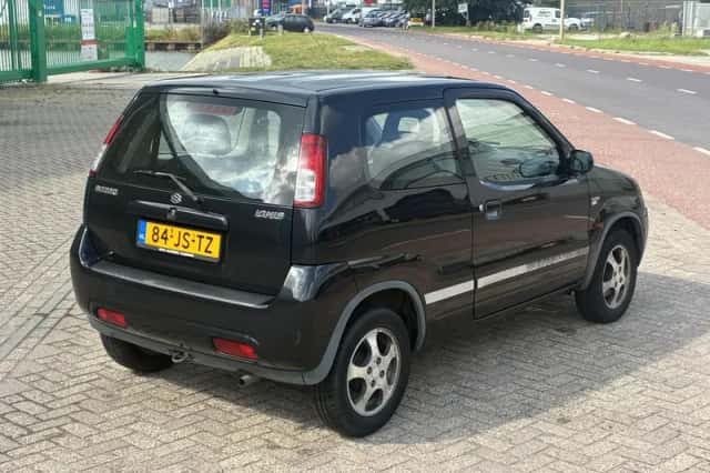 Suzuki Ignis (2002) thumbnail 6