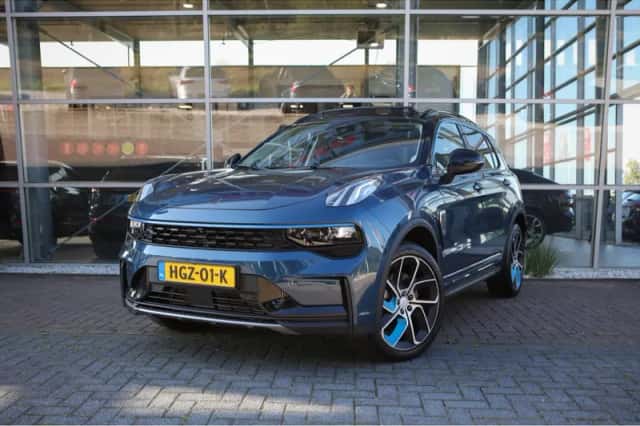 Lynk & Co 01 (2023) thumbnail 1