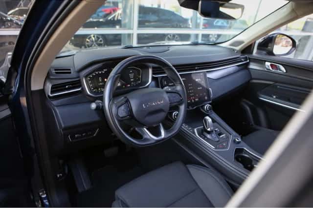 Lynk & Co 01 (2023) thumbnail 3