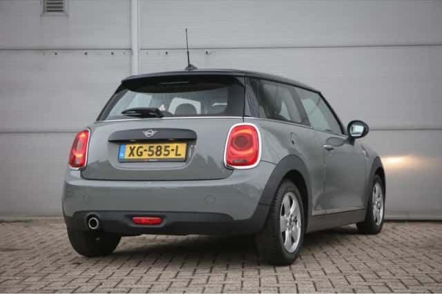 MINI Cooper (2019) thumbnail 2