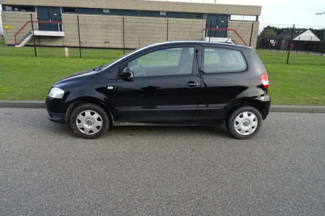 Volkswagen Fox (2008) thumbnail 2