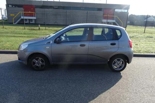 Chevrolet Aveo (2011) thumbnail 2