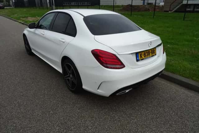 Mercedes-Benz C-Klasse (2016) thumbnail 3