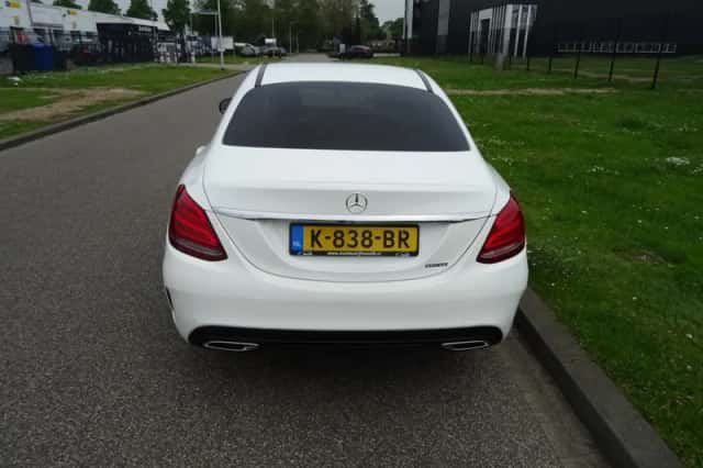 Mercedes-Benz C-Klasse (2016) thumbnail 4