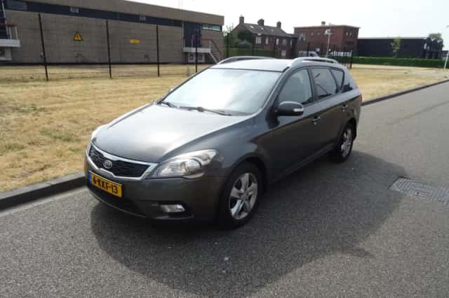 Kia Cee'd (2012) thumbnail 1