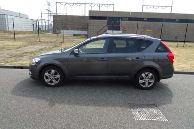 Kia Cee'd (2012) thumbnail 2