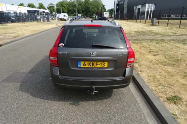 Kia Cee'd (2012) thumbnail 4
