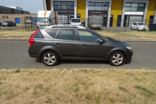 Kia Cee'd (2012) thumbnail 6