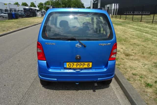 Suzuki Wagon R+ (2004) thumbnail 4