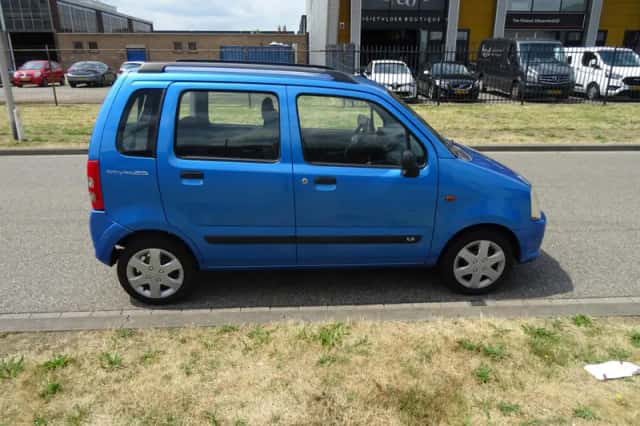 Suzuki Wagon R+ (2004) thumbnail 6