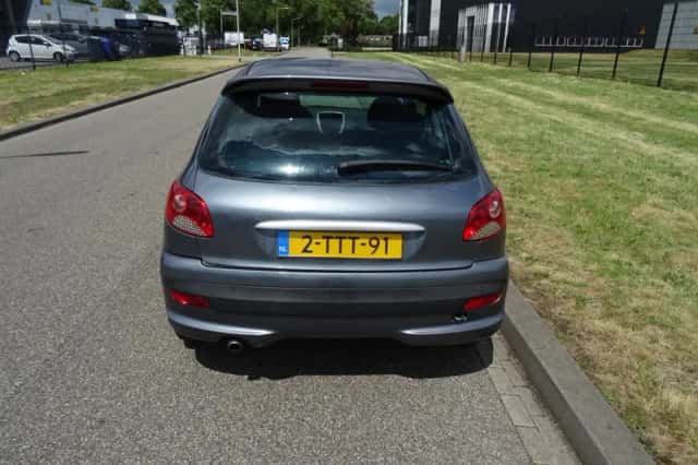 Peugeot 206 (2009) thumbnail 4