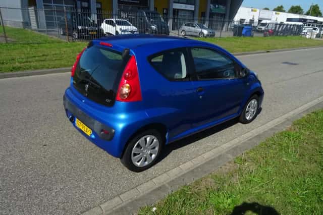 Peugeot 107 (2011) thumbnail 5