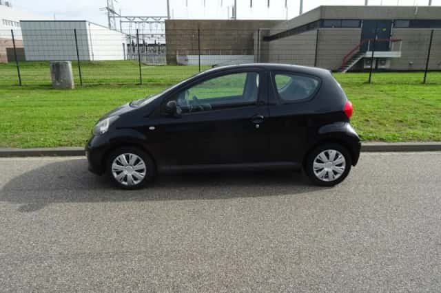 Toyota Aygo (2007) thumbnail 2