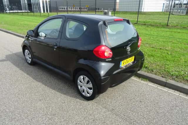 Toyota Aygo (2007) thumbnail 3