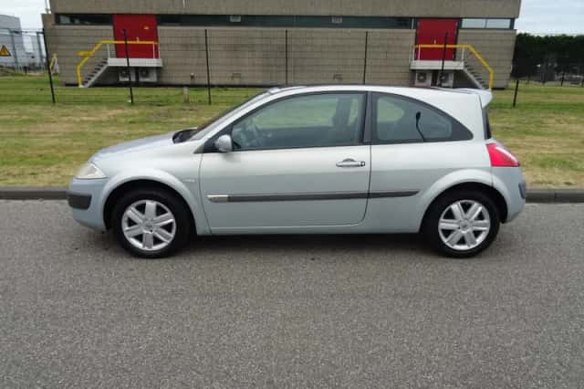 Renault Mégane (2003) thumbnail 2