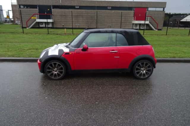MINI Cabrio (2006) thumbnail 2