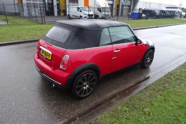 MINI Cabrio (2006) thumbnail 5