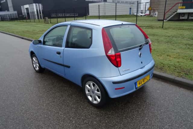 Fiat Punto (2005) thumbnail 3