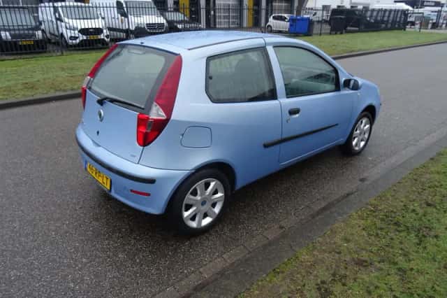 Fiat Punto (2005) thumbnail 5