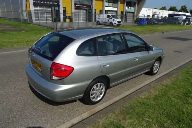 Kia Rio (2004) thumbnail 5