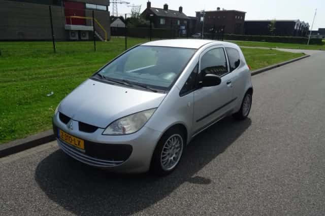 Mitsubishi Colt (2006) thumbnail 1