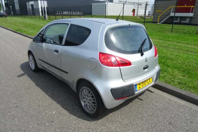 Mitsubishi Colt (2006) thumbnail 3