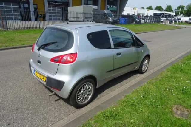 Mitsubishi Colt (2006) thumbnail 5