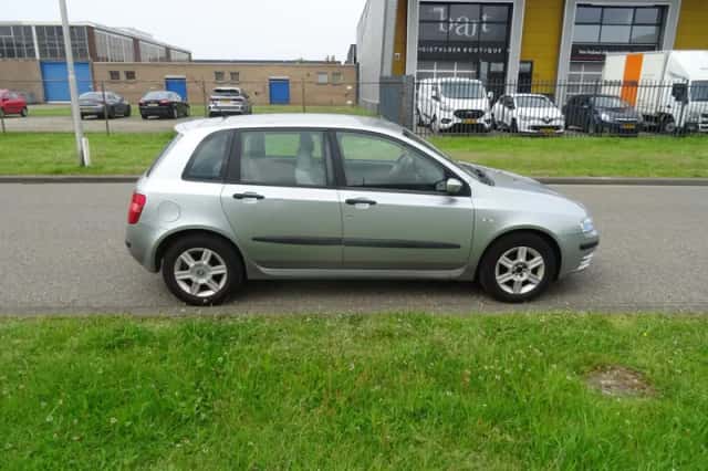 Fiat Stilo (2005) thumbnail 6