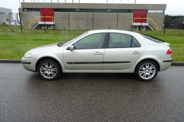 Renault Laguna (2003) thumbnail 2