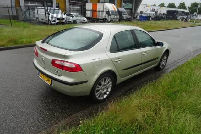 Renault Laguna (2003) thumbnail 5
