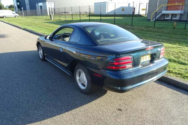 Ford Mustang (1996) thumbnail 3
