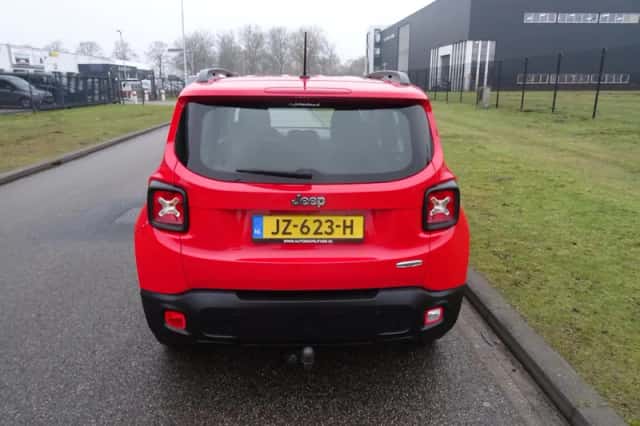 Jeep Renegade (2016) thumbnail 4