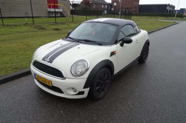 MINI Coupé (2013) thumbnail 1