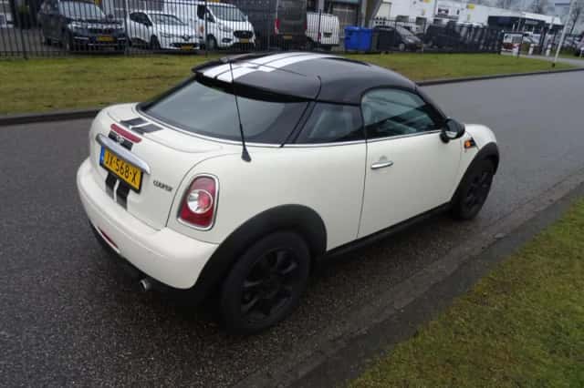 MINI Coupé (2013) thumbnail 5