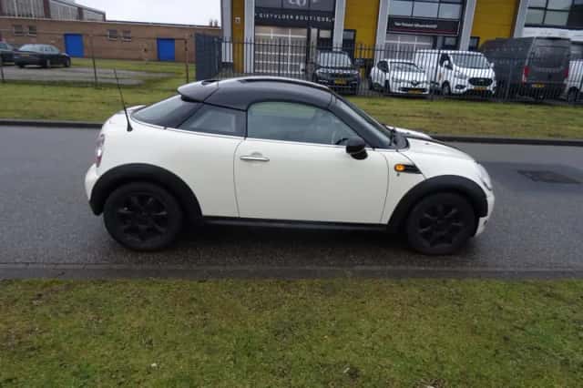 MINI Coupé (2013) thumbnail 6