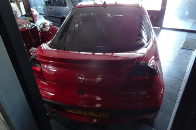 Opel Tigra (1995) thumbnail 4