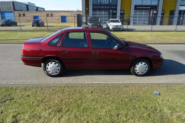 Opel Vectra (1994) thumbnail 6
