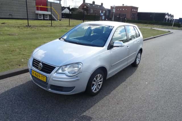 Volkswagen Polo (2009) thumbnail 1