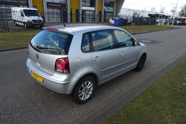 Volkswagen Polo (2009) thumbnail 5