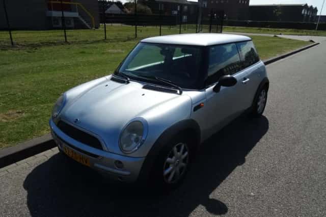 MINI One (2001) thumbnail 1