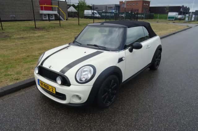 MINI Cabrio (2011) thumbnail 1